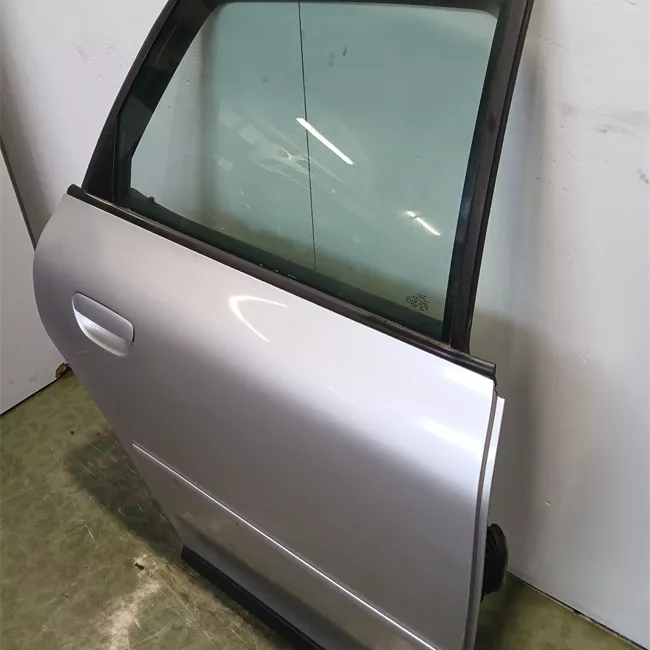 Porta posteriore destra