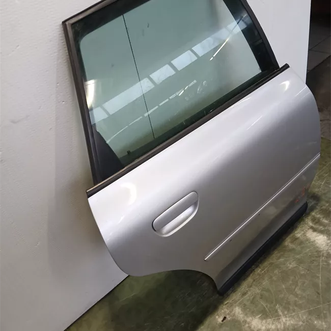 Porta posteriore destra