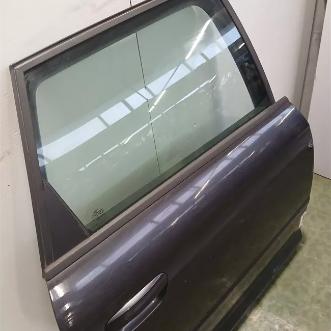 Porta posteriore destra