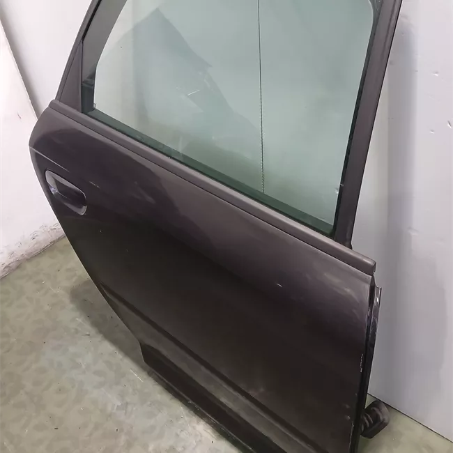 Porta posteriore destra