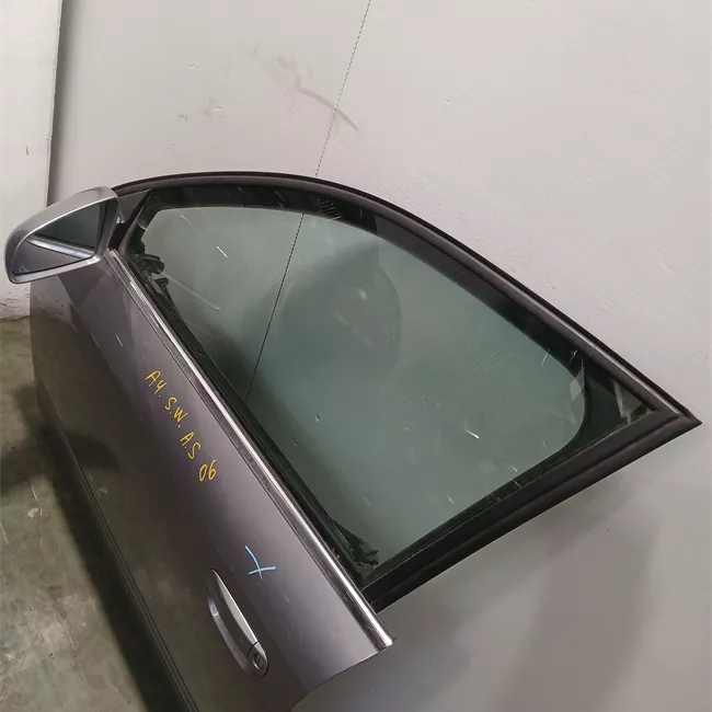 Porta anteriore sinistra