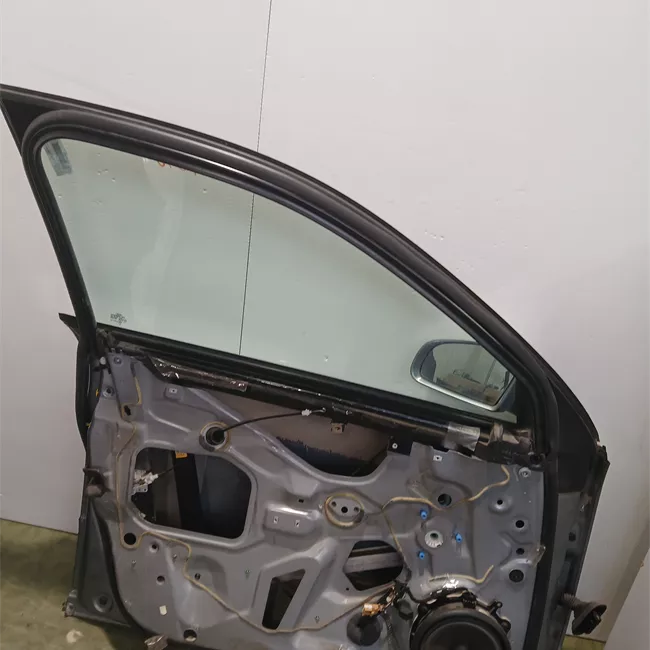 Porta anteriore sinistra