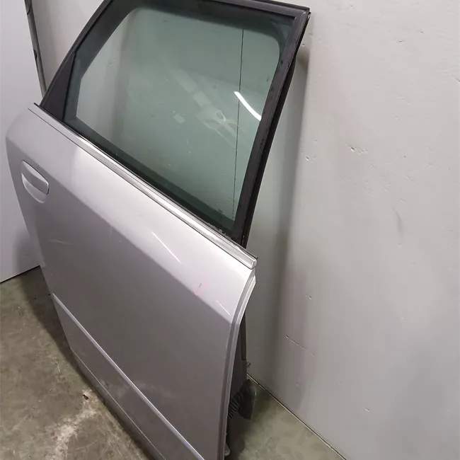 Porta posteriore destra