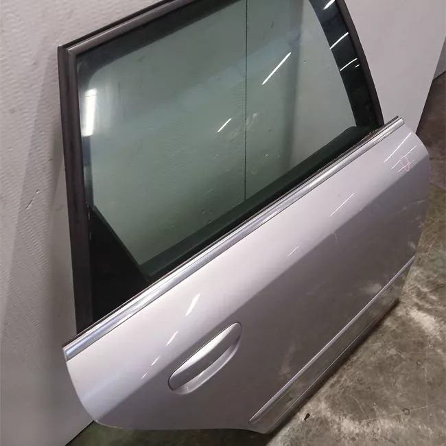 Porta posteriore destra