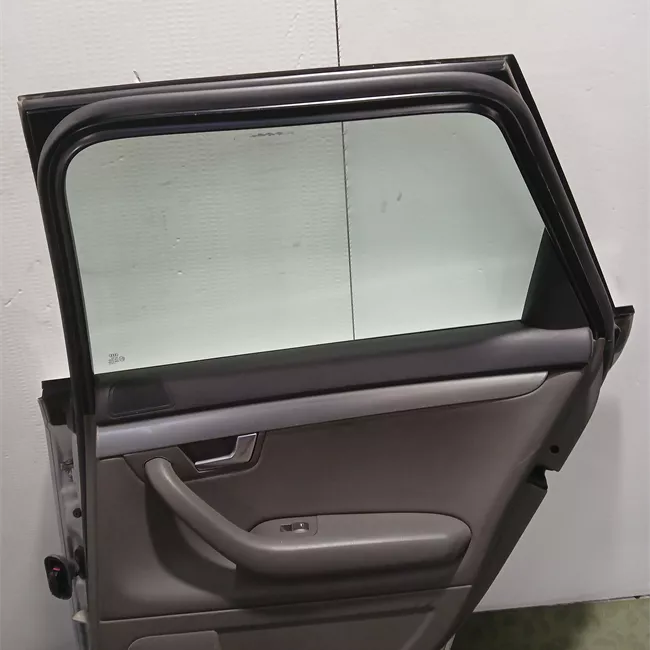 Porta posteriore destra