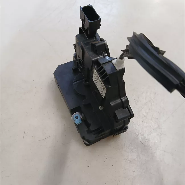 Serratura chiusura centralizzata porta anteriore destra