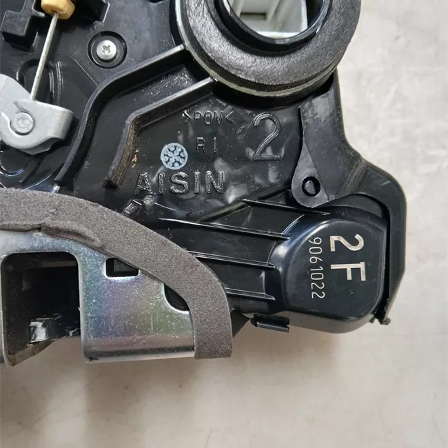 Serratura porta anteriore destra