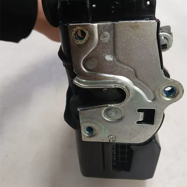 Serratura porta posteriore sinistra