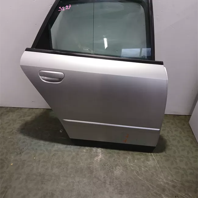 Porta posteriore destra