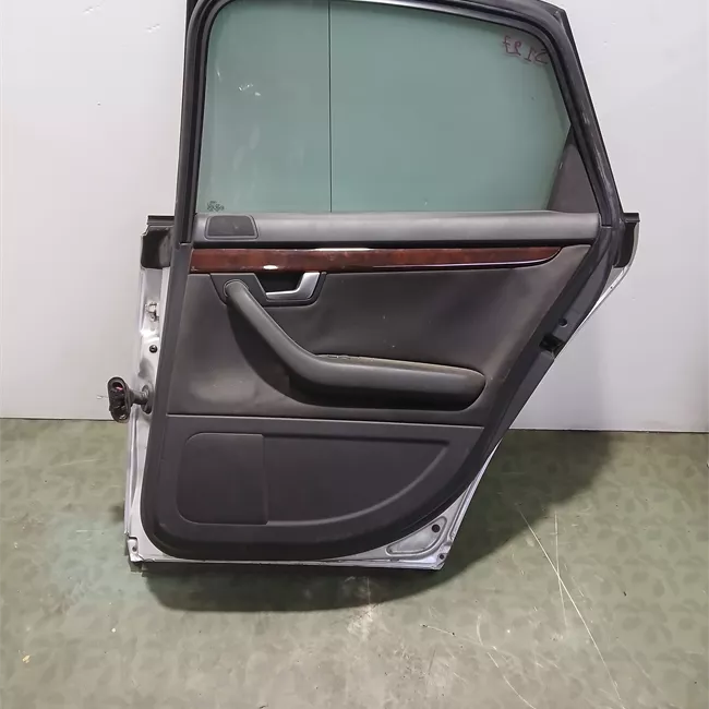 Porta posteriore destra