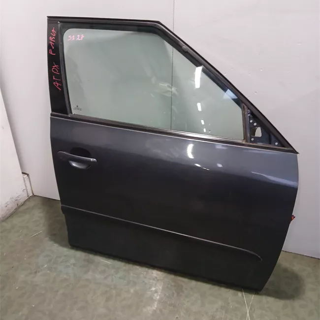 Porta anteriore destra