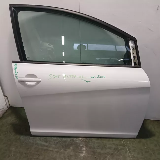 Porta anteriore destra