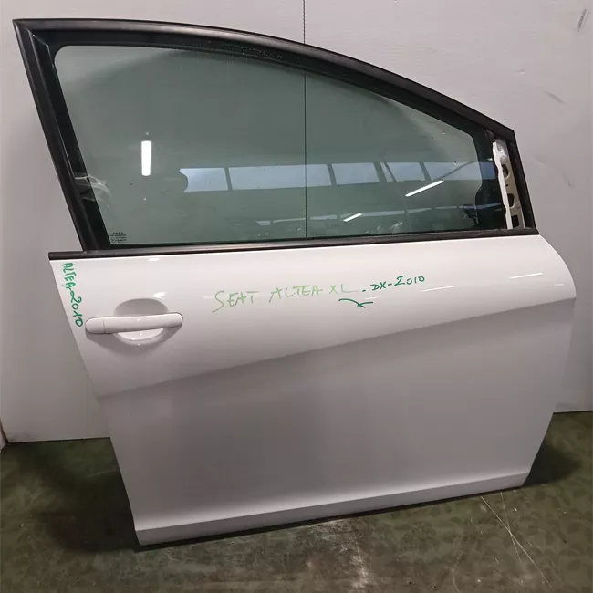 Porta anteriore destra