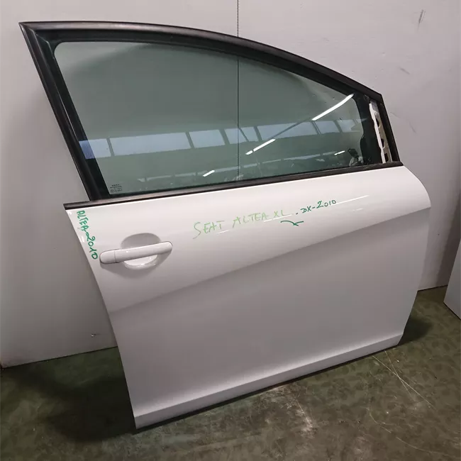 Porta anteriore destra