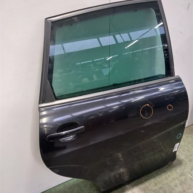 Porta posteriore destra