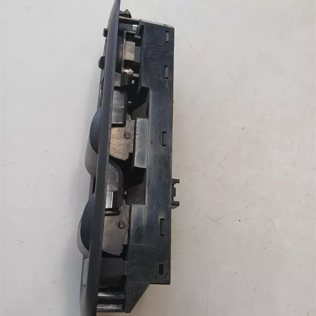 Interruttore alzacristalli porta anteriore