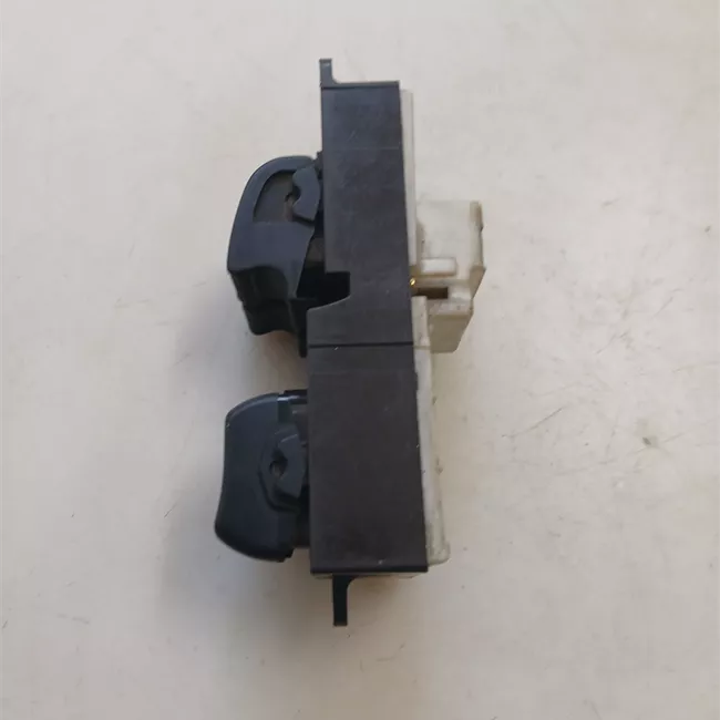 Interruttore alzacristalli porta anteriore