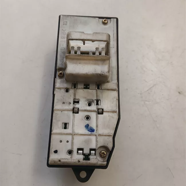 Interruttore alzacristalli porta anteriore