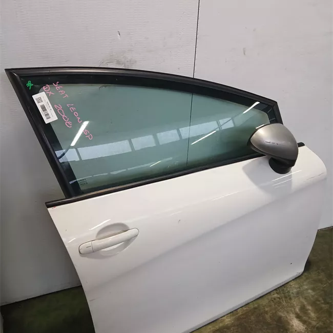 Porta anteriore destra