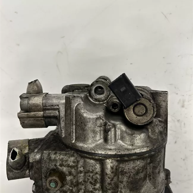 Compressore aria condizionata rotazionale