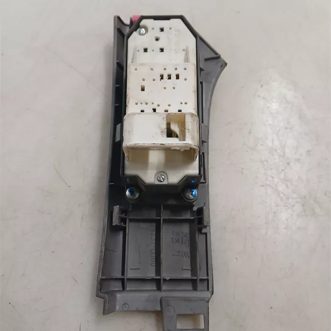 Interruttore alzacristalli porta anteriore