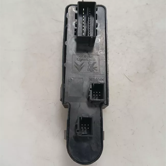 Interruttore alzacristalli porta anteriore