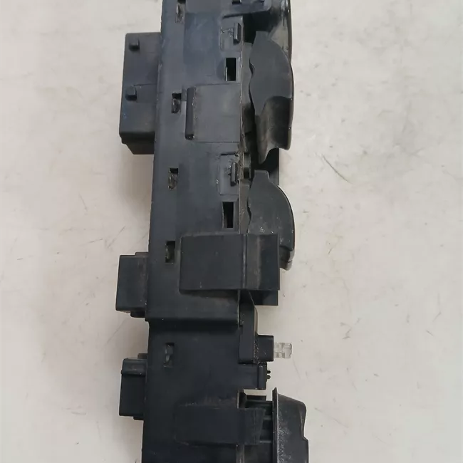 Interruttore alzacristalli porta anteriore