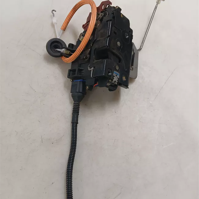 Serratura porta anteriore destra t.8P5A200000<