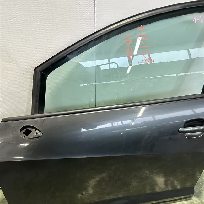 Porta anteriore sinistra