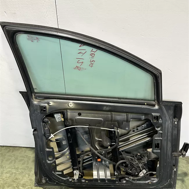 Porta anteriore sinistra