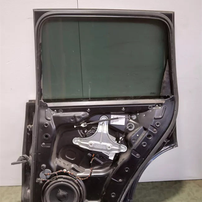 Porta posteriore destra