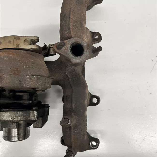 Turbocompressore con collettore scarico