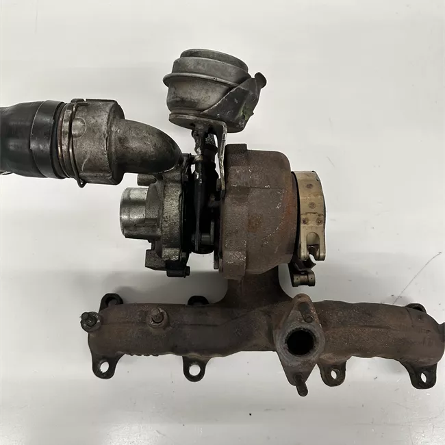 Turbocompressore con collettore scarico