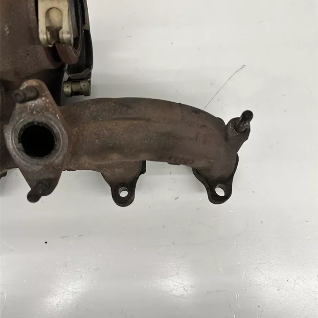 Turbocompressore con collettore scarico