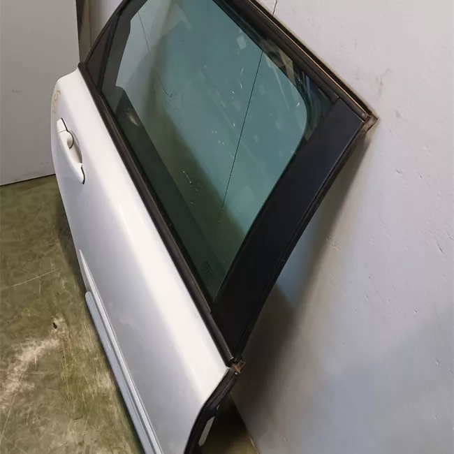 Porta posteriore destra