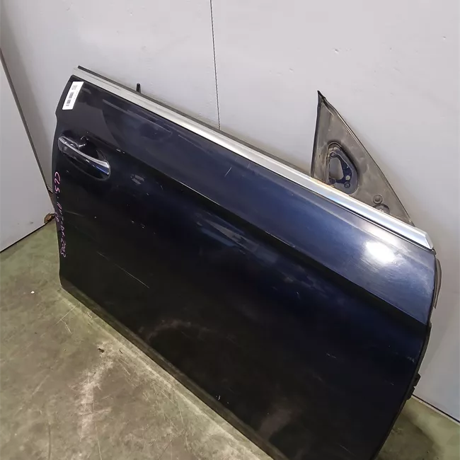 Porta anteriore destra