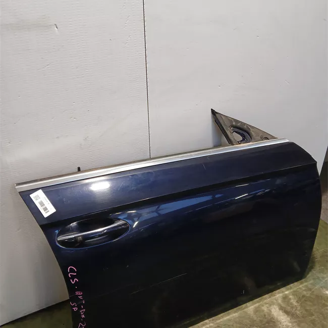 Porta anteriore destra