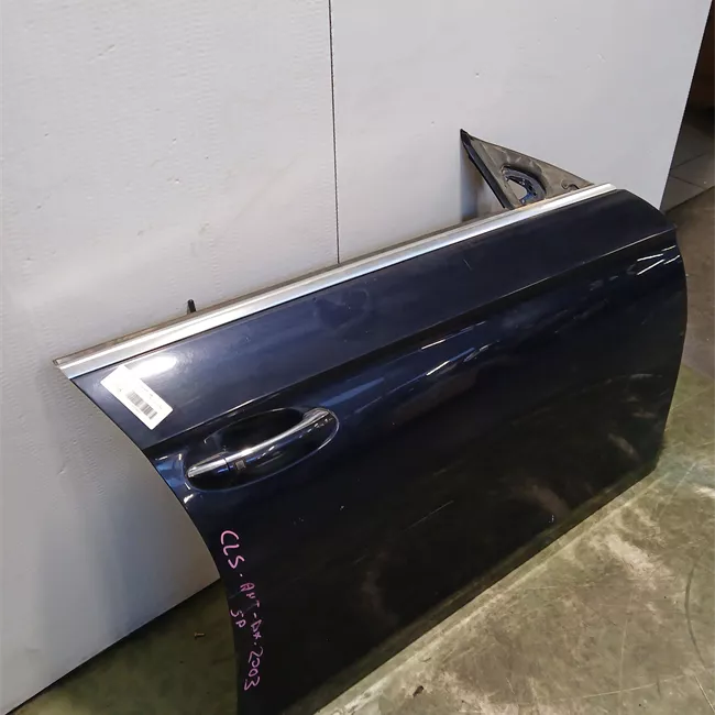 Porta anteriore destra