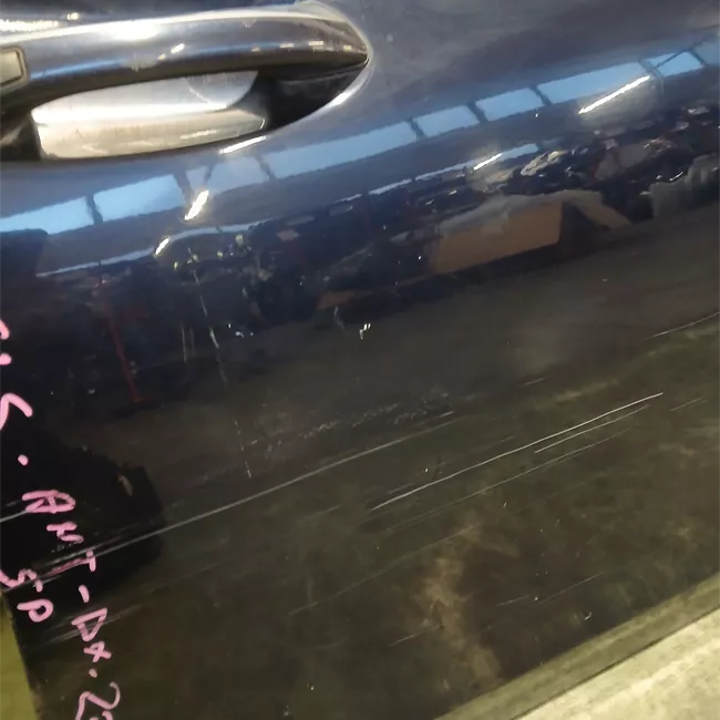 Porta anteriore destra