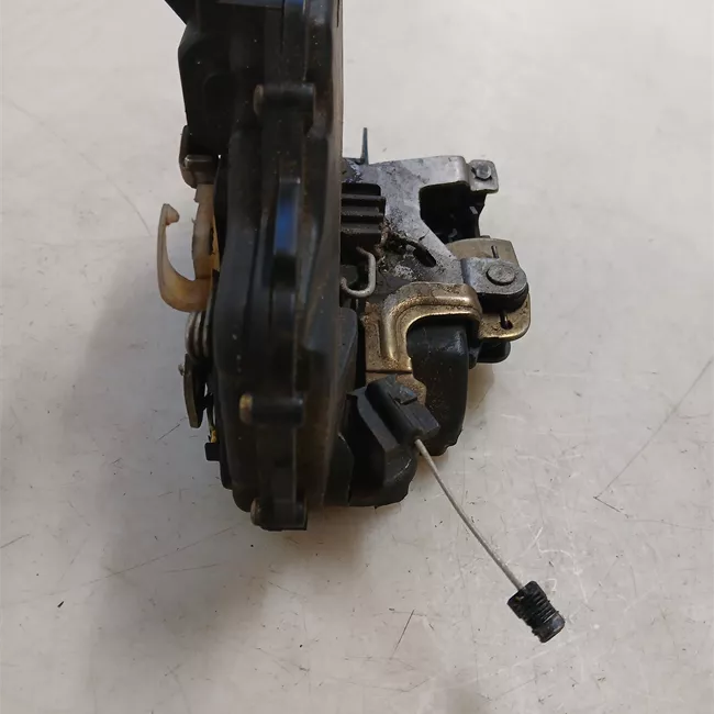 Serratura porta anteriore destra