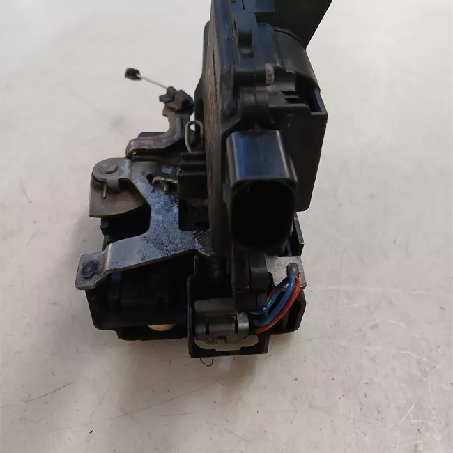 Serratura porta anteriore destra