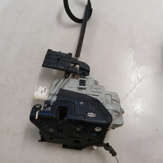 Serratura porta anteriore sinistra