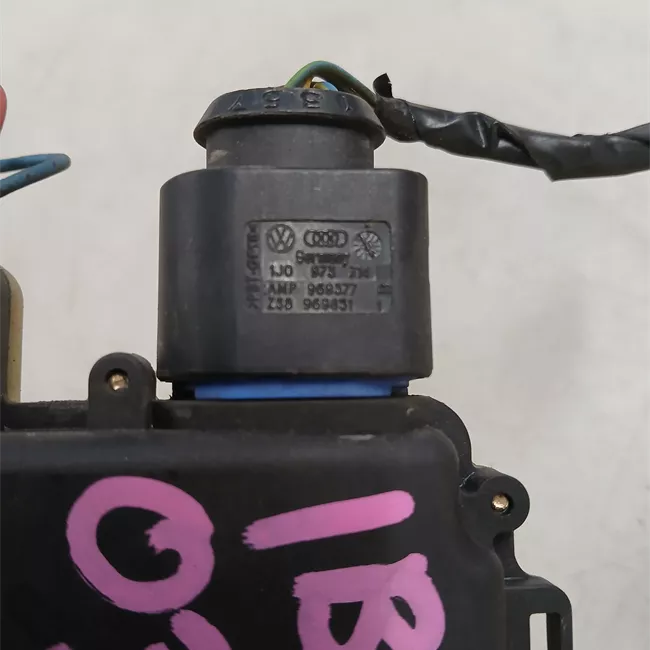 Serratura porta anteriore sinistra