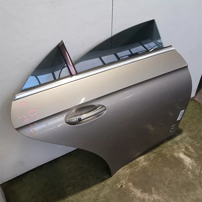 Porta posteriore destra