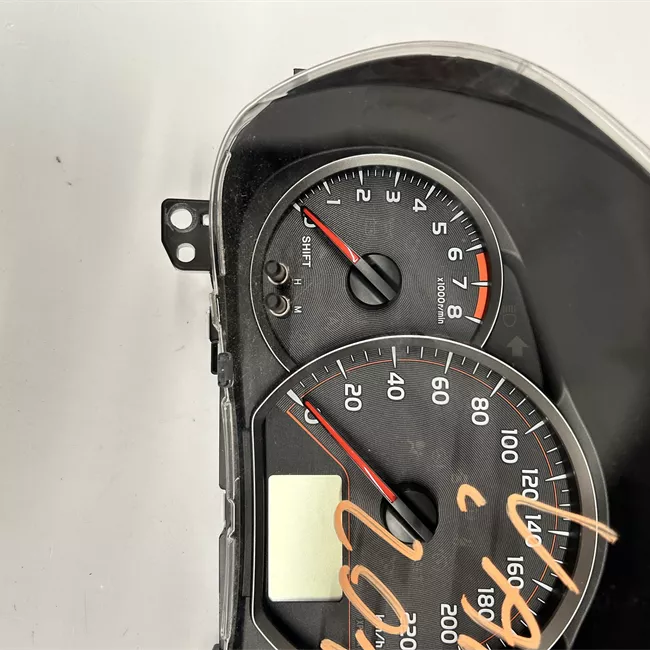 Quadro strumenti completo con cruise control