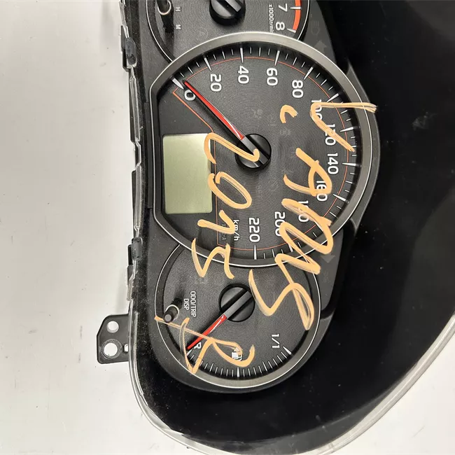 Quadro strumenti completo con cruise control