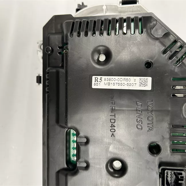 Quadro strumenti completo con cruise control