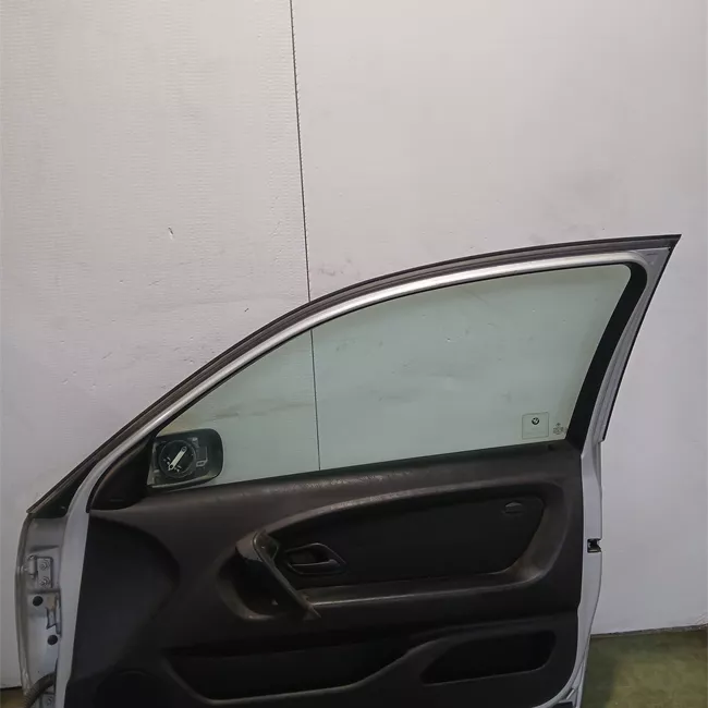 Porta anteriore destra