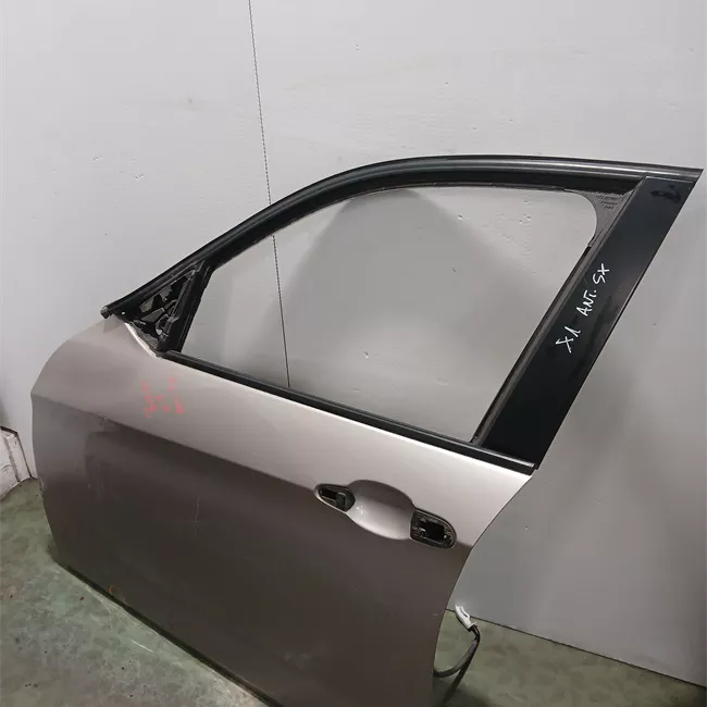 Porta anteriore sinistra