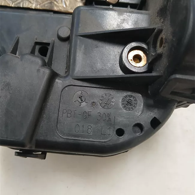 Serratura porta posteriore sinistra